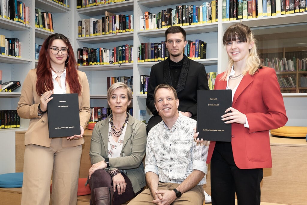 Lohn & HR GmbH — JO.HAK Gemeinsam Zukunft bilden